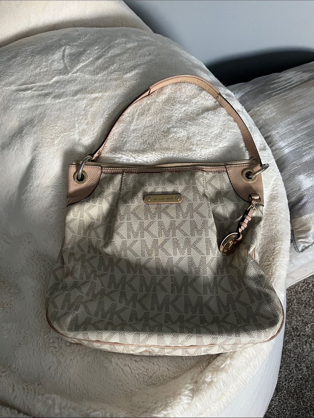 Michael Kors Signature Logo Hobo Bag -  Chain to carry on shoulder include inc!
